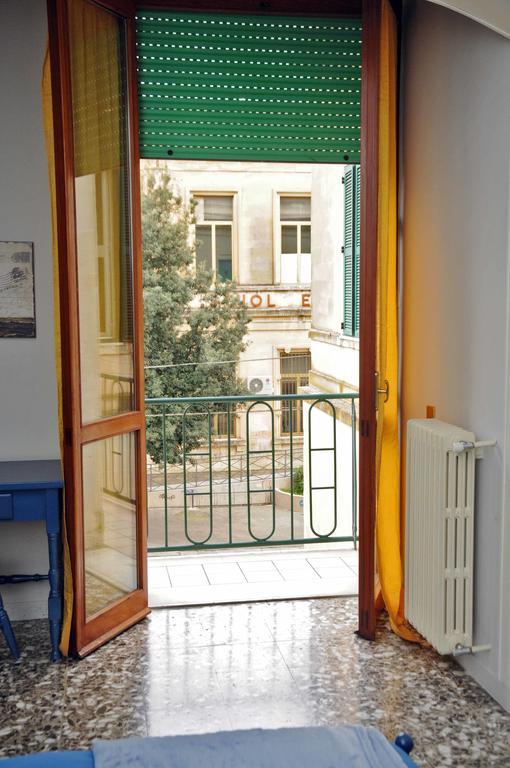 Le Tre Civette Bed & Breakfast Lecce Exterior photo